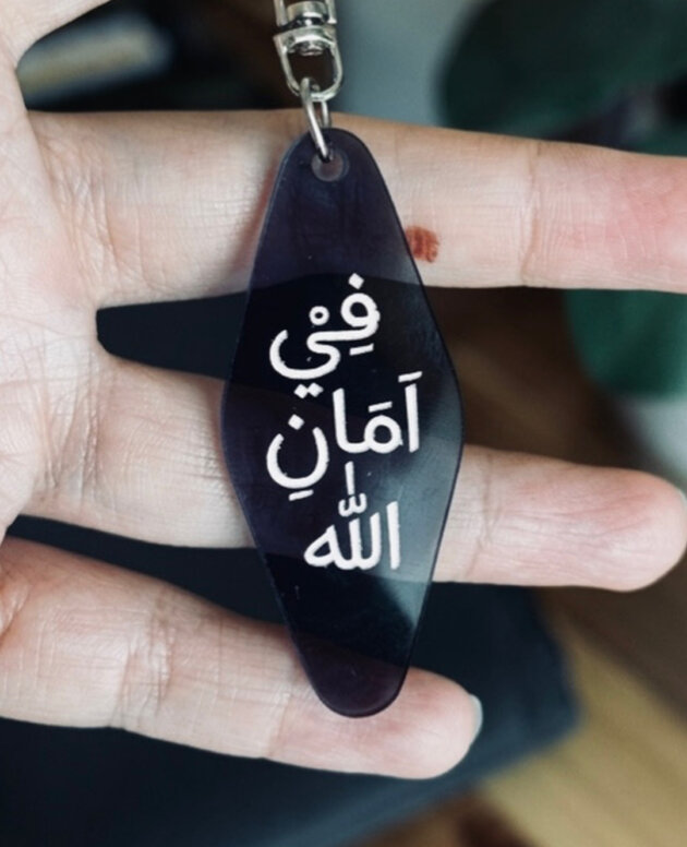 Fii Amanillah Gantungan Kunci Islami Belah Ketupat Bahan Akrilik Transparan Abu